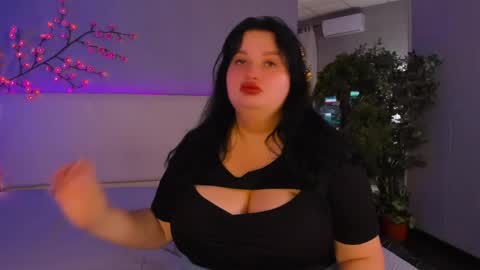 Snapshot of monasteel chatting on 05.28.26 Monica online show from 05.28.26