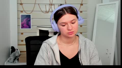 Monika online show from 01.27.25