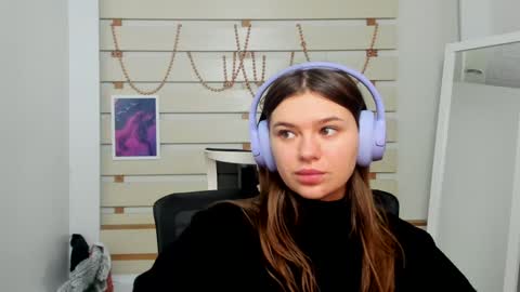 Monika online show from 02.08.25