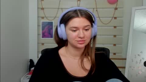 Monika online show from 02.23.25