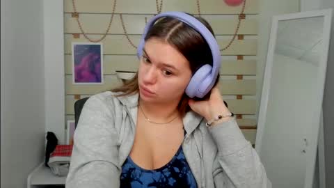 Monika online show from 02.25.25