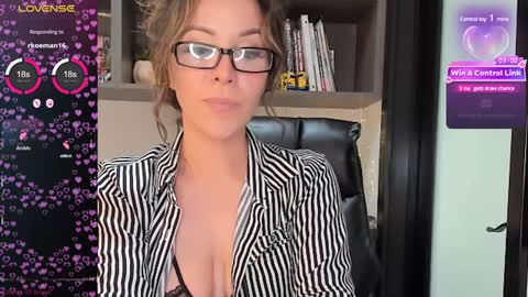 Snapshot of monilee69 chatting on 01.28.25 Monilee online show from 01.28.25