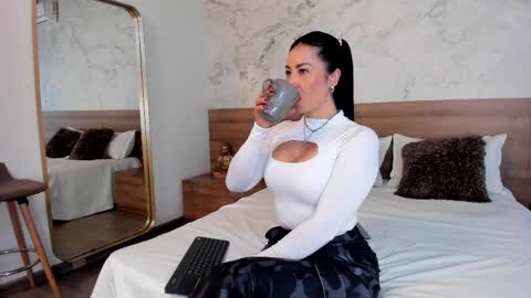 Monique  online show from 02.16.25