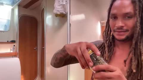 Snapshot of monkandmia chatting on 10.12.25 Monk and Mia online show from 10.12.25