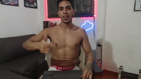 Snapshot of monkey_uchiha77 chatting on 02.15.25 simon dice online show from 02.15.25