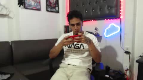 Snapshot of monkey_uchiha77 chatting on 02.19.25 simon dice online show from 02.19.25