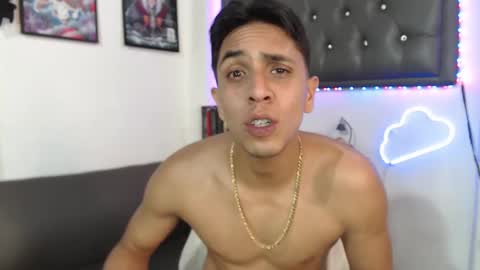 Snapshot of monkey_uchiha77 chatting on 03.04.25 simon dice online show from 03.04.25