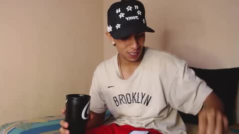 Snapshot of monkey_uchiha77 chatting on 10.10.25 simon dice online show from 10.10.25