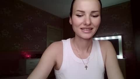 Snapshot of monparis_dream chatting on 10.30.25 monparis_dream online show from 10.30.25