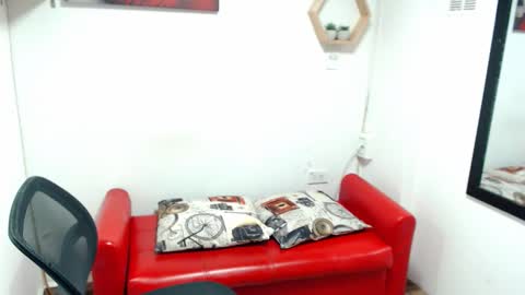 monserrat_diva online show from 02.12.26