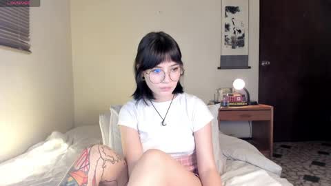 Snapshot of monserrat_gil chatting on 05.16.26 Monserrat Gil onlyfans online show from 05.16.26