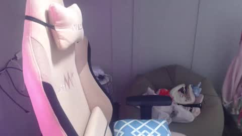 ELYSE A SIMPLE GIRL online show from 01.12.25