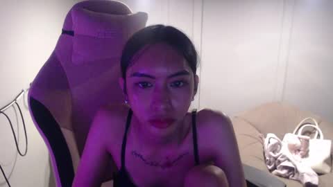 ELYSE A SIMPLE GIRL online show from 02.18.25