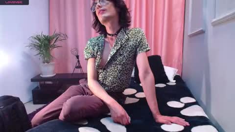 Linda Darling online show from 01.11.26