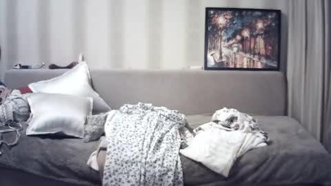 moodiemira online show from 06.12.26