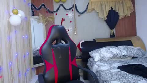 Snapshot of moon_and_fire_ chatting on 01.07.26 moon_and_fire_ online show from 01.07.26