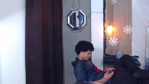 Snapshot of moon_and_fire_ chatting on 01.15.26 moon_and_fire_ online show from 01.15.26