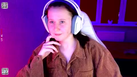 Snapshot of moon_avengers chatting on 02.03.26 Lola online show from 02.03.26