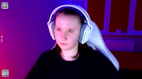 Snapshot of moon_avengers chatting on 02.11.26 Lola online show from 02.11.26