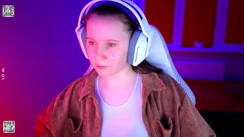 Snapshot of moon_avengers chatting on 02.19.26 Lola online show from 02.19.26