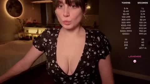 Luna  online show from 10.13.25