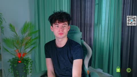 moon_gloww online show from 04.07.26