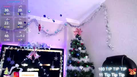 Snapshot of moon_water__ chatting on 11.26.25 Moon Water online show from 11.26.25