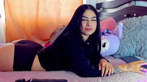 Snapshot of moon_wills chatting on 12.06.24 MOON online show from 12.06.24