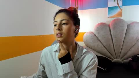 Snapshot of moon_winy chatting on 09.18.25 Winy online show from 09.18.25