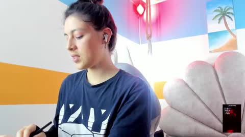 Snapshot of moon_winy chatting on 09.26.25 Winy online show from 09.26.25