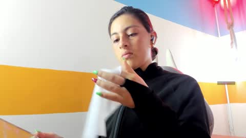 Snapshot of moon_winy chatting on 10.15.25 Winy online show from 10.15.25