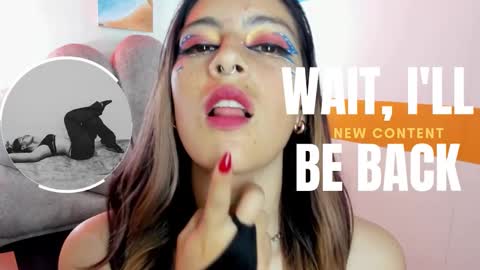 Snapshot of moon_winy chatting on 11.02.25 Winy online show from 11.02.25