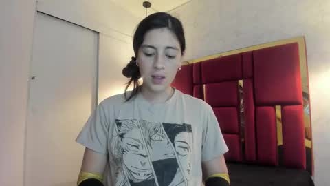 Snapshot of moon_winy chatting on 11.16.25 Winy online show from 11.16.25