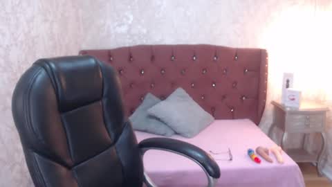 Charlotte online show from 02.12.25