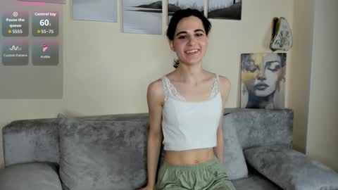 Snapshot of moongrove chatting on 02.01.26 Eva online show from 02.01.26