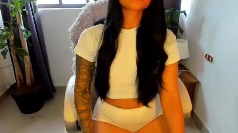 Snapshot of moonie_baddie31 chatting on 09.28.25 moonie_baddie31 online show from 09.28.25