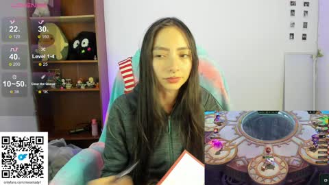 Snapshot of moonlady_ chatting on 12.31.24 MOON online show from 12.31.24