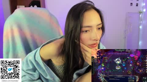 Snapshot of moonlady_ chatting on 01.19.25 MOON online show from 01.19.25