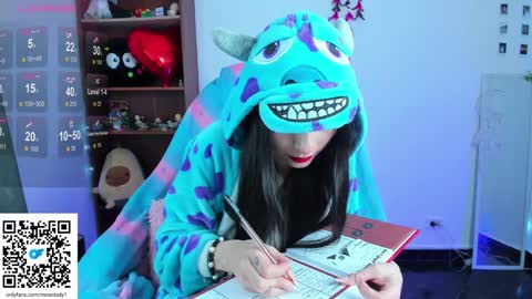 Snapshot of moonlady_ chatting on 01.29.25 MOON online show from 01.29.25