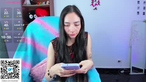 Snapshot of moonlady_ chatting on 01.29.25 MOON online show from 01.29.25