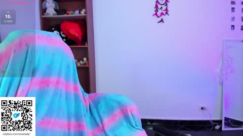 Snapshot of moonlady_ chatting on 01.31.25 MOON online show from 01.31.25