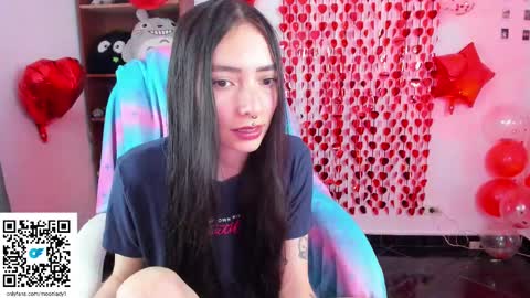 Snapshot of moonlady_ chatting on 02.14.25 MOON online show from 02.14.25