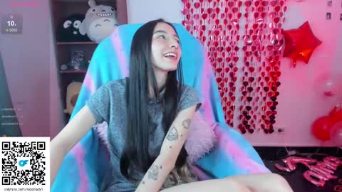 Snapshot of moonlady_ chatting on 03.02.25 MOON online show from 03.02.25