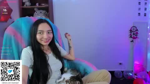 Snapshot of moonlady_ chatting on 03.06.25 MOON online show from 03.06.25