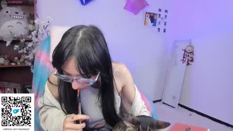 Snapshot of moonlady_ chatting on 09.21.25 MOON online show from 09.21.25