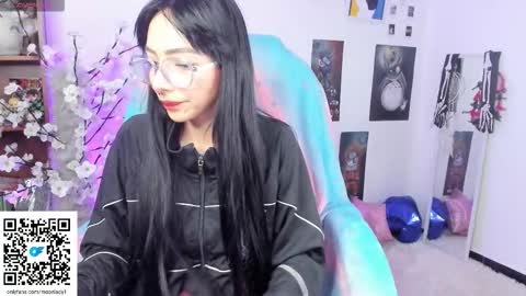 Snapshot of moonlady_ chatting on 11.06.25 MOON online show from 11.06.25