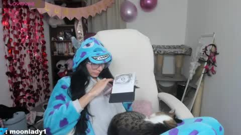 Snapshot of moonlady_ chatting on 06.14.26 MOON online show from 06.14.26