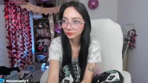 Snapshot of moonlady_ chatting on 06.15.26 MOON online show from 06.15.26