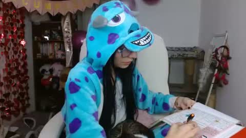 Snapshot of moonlady_ chatting on 06.17.26 MOON online show from 06.17.26
