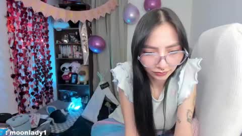 Snapshot of moonlady_ chatting on 06.21.26 MOON online show from 06.21.26